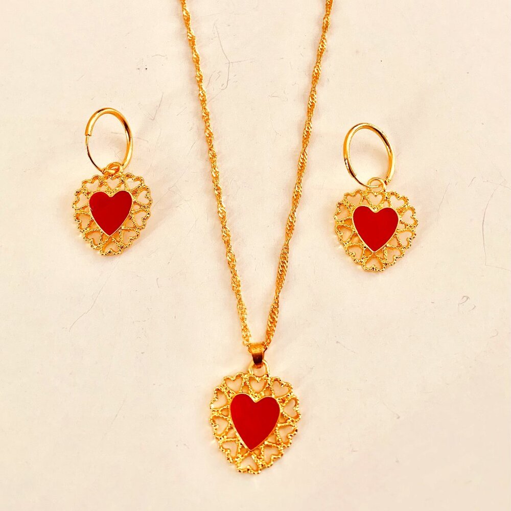 New Elegant 3 pcs Jewelry Set for Women. Heart Design. Necklace & Earrings